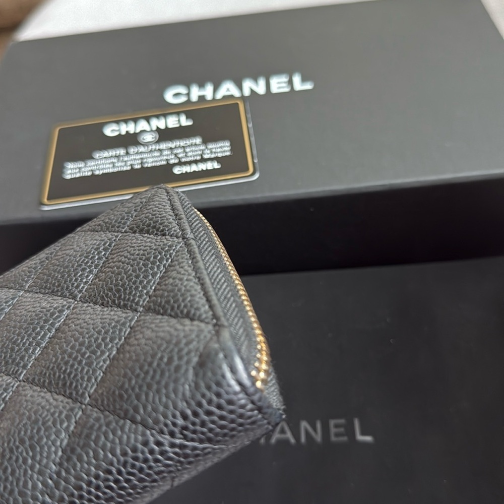Chanel Black Quilted Leather Wallet - Picture 14 of 17